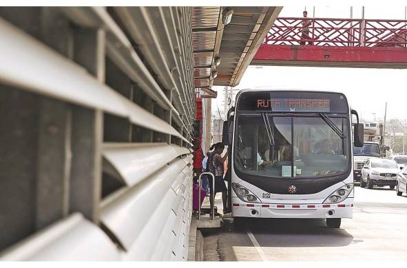 El proyecto piloto busca mostrar una estrategia para hacer más seguras las paradas del metrobús y evitar contagios de covid-19.