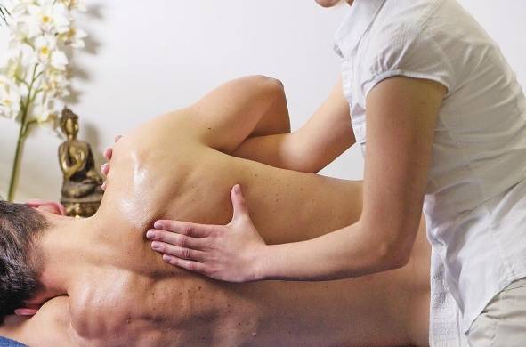 Los masajes y algunas técnicas eróticas pueden coadyuvar en la solución de problemas sexuales.