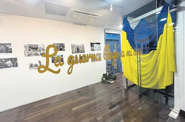La exposición consta de 54 imágenes de fotógrafos ucranianos.