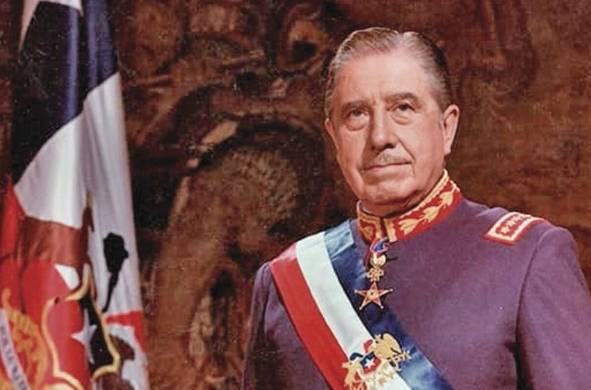 Augusto Pinochet Ugarte fue dictador en el período comprendido entre 1973 y 1990.