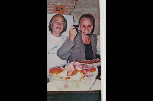 Roberto Febbi y Sting, mientras trabajó en La Toscana.