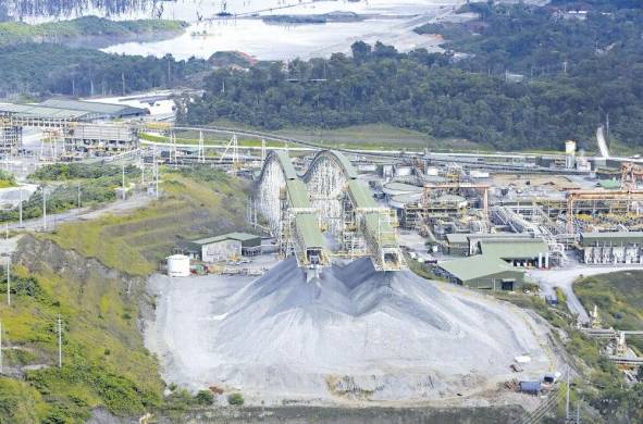 Por el momento, la mina, que es la más grande de Centroamérica, tiene una inversión de entre $7,000 y $10,000 millones.