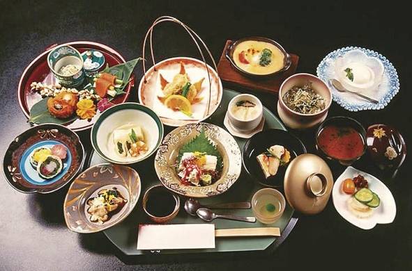 La comida 'kaiseki', se elabora con los mejores y más frescos ingredientes de temporada.