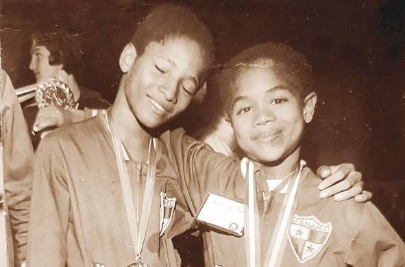 Julio Kennion (Izq.) y Saúl Leslie (Der.), los primeros campeones mundiales que tuvo Panamá en el deporte aficionado.