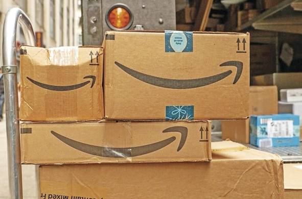 Amazon realiza más de 650 pedidos por minutos enviados internacionalmente.