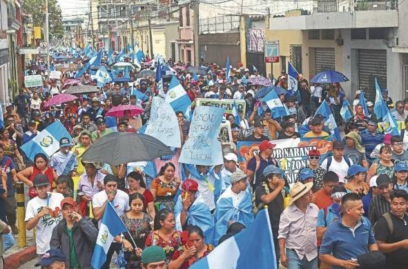 Comerciantes se manifiestan hoy como parte del paro nacional para exigir la renuncia de la fiscal general Consuelo Porras, y de la cúpula del Ministerio Público, en ciudad de Guatemala (Guatemala).