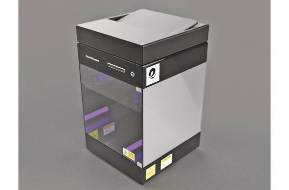 La máquina Clean UV Documents funciona como una impresora tradicional, eliminando rastro de coronavirus de los papeles en menos de 6 segundos por hoja.