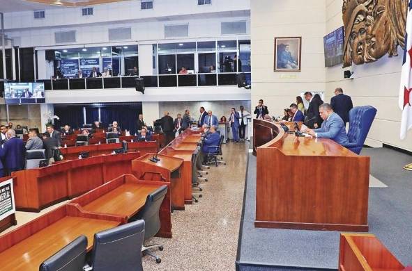 El presidente de la Asamblea, Jaime Vargas, cerró la sesión extraordinaria convocada por dos días.