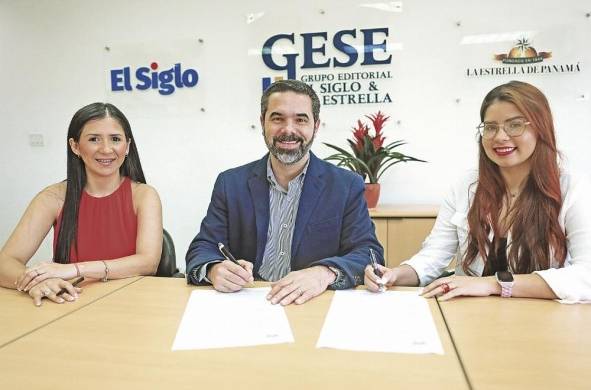 Angie Pincón, Santiago Porcell y Fabiola Peñalver durante la firma del convenido este 29 de septiembre.