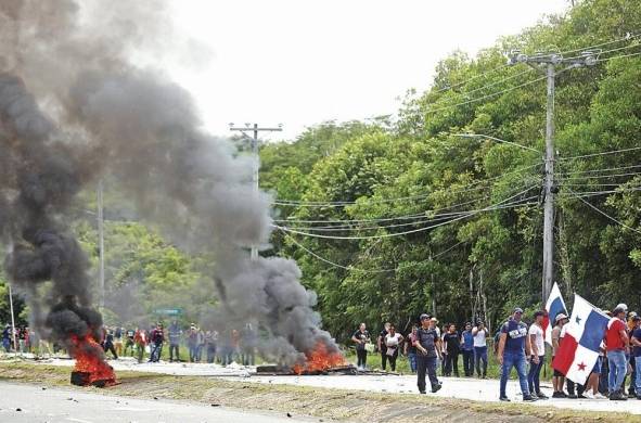 Residentes de Panamá este bloquearon la Panamericana a la altura de Pacora.