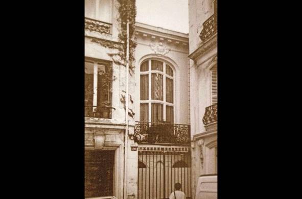 Sede del Consulado de Panamá en París. Junto a esta, el taller donde Lewis dio vida al paflón del Teatro Nacional.