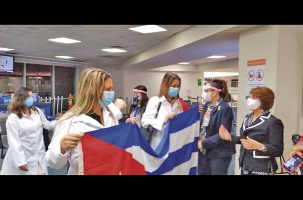 En diciembre de 2020 llegó un contingente de 220 médicos cubanos.