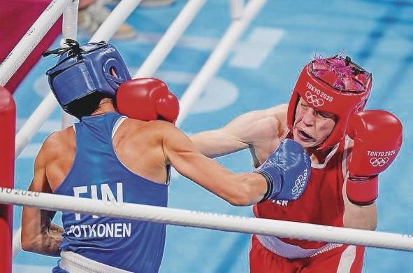 La francesa Maïva Hamadouche, en su momento titular súperpluma de la FIB, cayó en su primer pleito olímpico en Tokio.