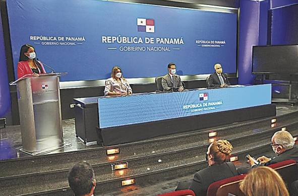 Conferencia de prensa en la que se anunciaron los resultados del plan de rescate.