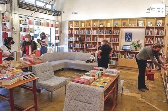 Interior de la librería Gato sem Rabo, el 3 de junio de 2021, en Sao Paulo (Brasil).