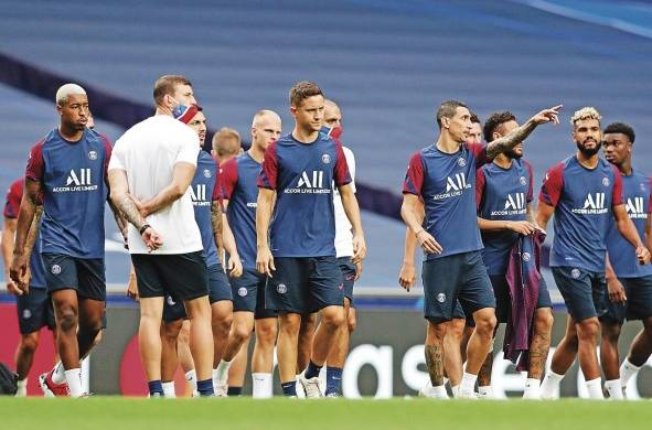 Jugadores del Paris Saint Germain durante una sesión de entrenamiento.