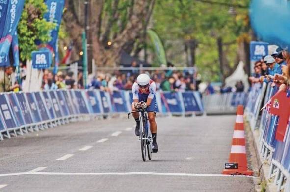 El ciclista panameño Bolívar Gabriel Espinosa tuvo una destacada actuación en la competencia que se realizó en la Plaza de la Aviación.