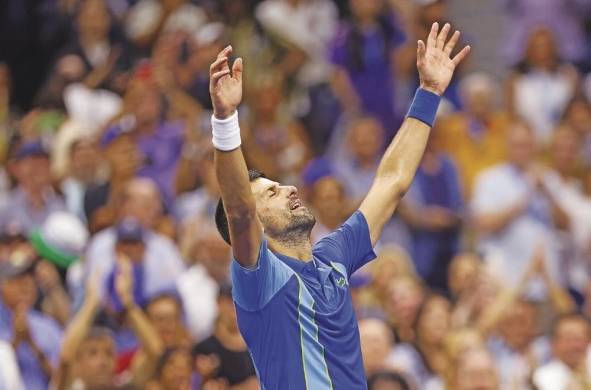 Novak Djokovic celebra su triunfo en la final del US Open 2023.