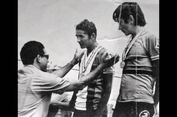 Jaén participó en la vuelta a Cuba y en 1977 en los juegos Centroamericanos de San Salvador, donde ganó dos medallas de oro y una de bronce.