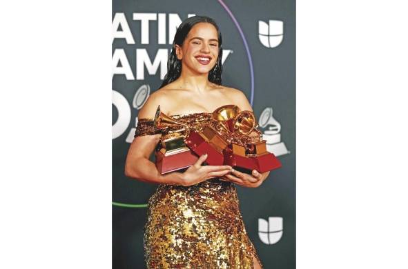 Rosalía, con los premios al Álbum del año, al Mejor paquete de grabación y al Mejor álbum de música alternativa.