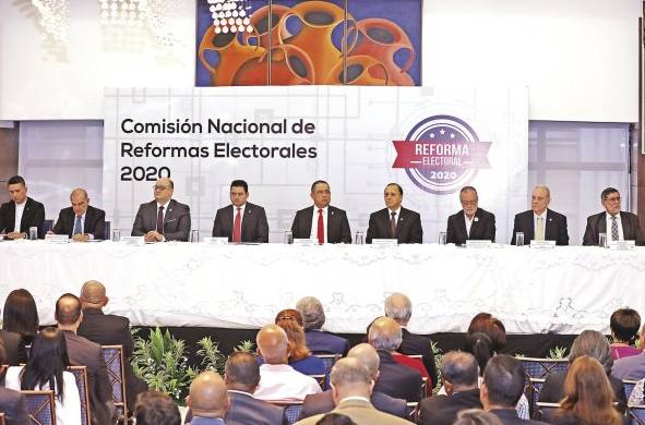 La Comisión Nacional de Reformas Electorales se reunirá una vez a la semana para discutir los cambios.