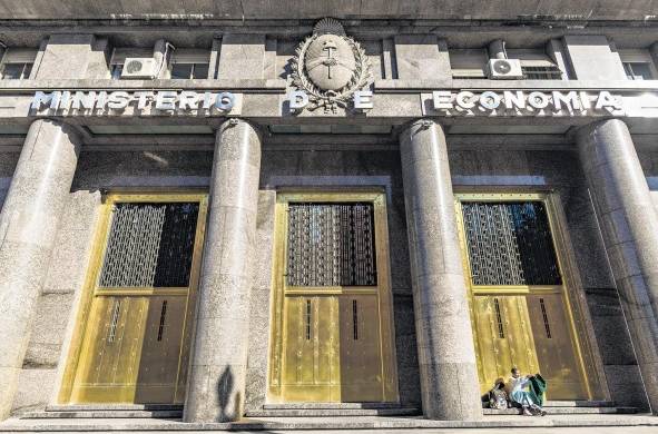 Gobierno argentino busca fomentar ahorro en pesos con exenciones impositivas