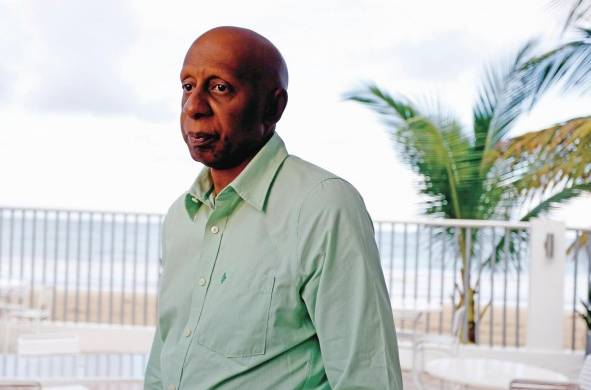 El opositor cubano Guillermo Fariñas, premio Sájarov, fue detenido este martes a la salida de su casa en la ciudad de Santa Clara.