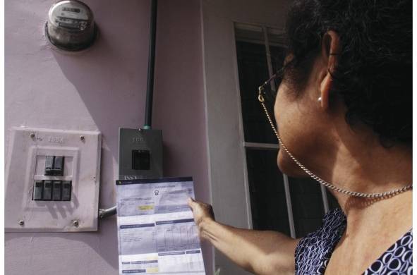 Cada seis meses, el Gobierno panameño actualiza la tarifa eléctrica.