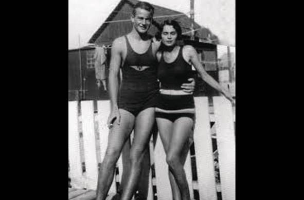 John Wayne y su peimera esposa Josephine Suarez