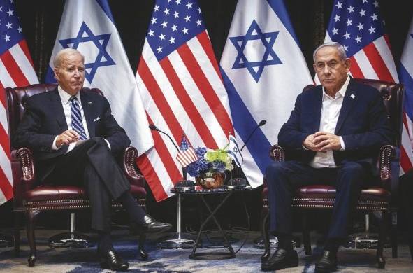 El presidente de EE.UU., Joe Biden (i), en una reunión con el primer ministro de Israel, Benjamín Netanyahu, en Tel Aviv, el 18 de octubre de 2023.
