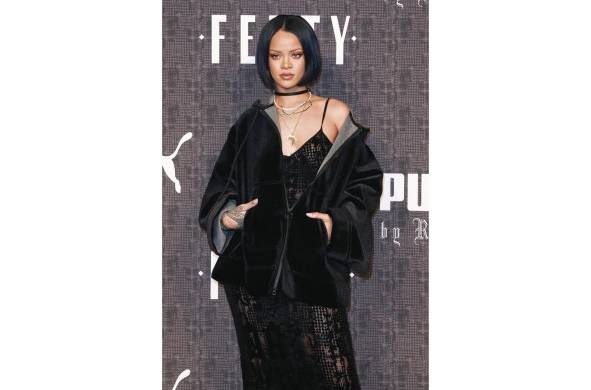 La cantante y empresaria Rihanna lanzó su marca Fenty.