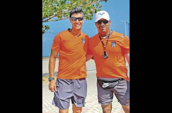 Guzmán asume la dirección técnica junto con el preparador físico Jair Alzate, un compañero suyo en el ámbito del fútbol.