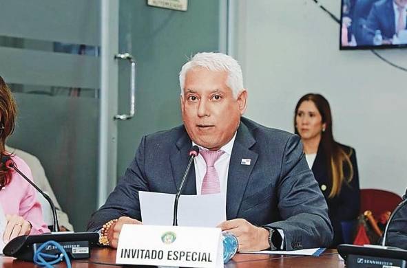 Carlos González, viceministro de Economía y Finanzas, durante la sustentación del crédito adicional en la Asamblea.