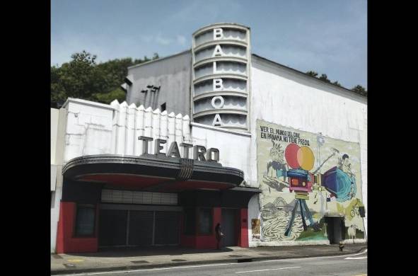 Fachada actual del teatro Balboa en Panamá.