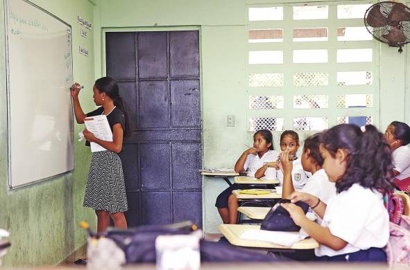 El Ministerio de Educación informó que 1,700 escuelas están listas para el retorno a clases.