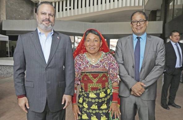 CONVERSATORIO. El Ministerio de Cultura, la Alcaldía de Panamá y la Academia Panameña de la Lengua se unieron para presentar el foro 'Día Internacional de la Lengua Materna'