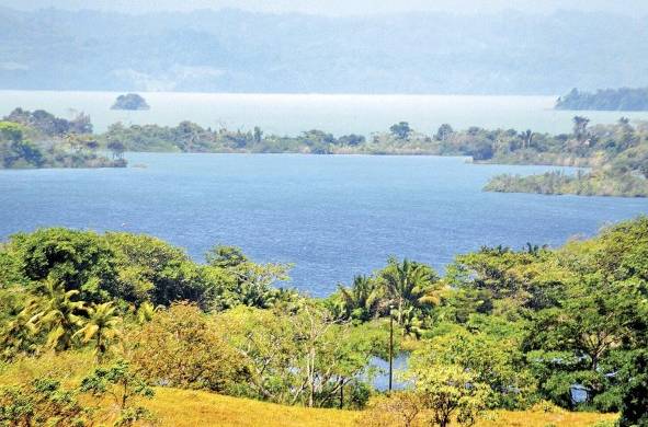 El lago Gatún es diez veces más grande que el Alajuela