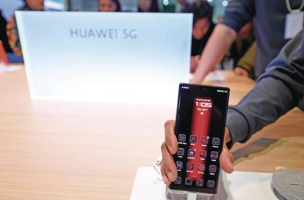 Teléfono inteligente de conectividad 5G Huawei.