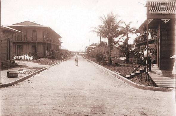 Vista del barrio obrero de Guachapalí en 1911, fecha en que se expide el primer límite urbano de la ciudad de Panamá. Guachapalí (actual barrio de El Marañón), correspondía a uno de los barrios construidos al norte de la línea del Ferrocarril, considerado en ese entonces la periferia de la ciudad.