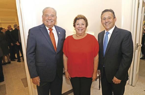 Gilberto Arosemena, Annette Cárdenas y Miguel Botello