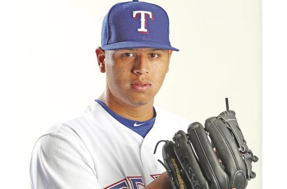 El panameño Ariel Jurado es el lanzador para los Rangers de Texas de las Grandes Ligas de Béisbol.