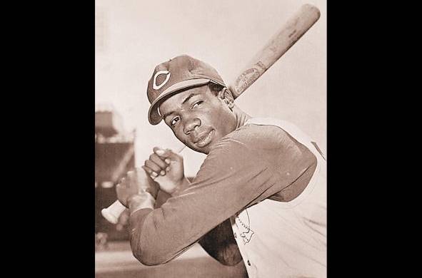Frank Robinson 1961. Jugó en las Grandes Ligas de Béisbol y fue elegido como miembro del Salón de la Fama del Béisbol en 1982.