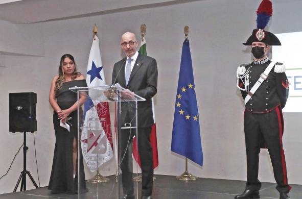 Fabrizio Nicoletti, embajador de Italia en Panamá, cuando ofrecía su discurso de bienvenida.