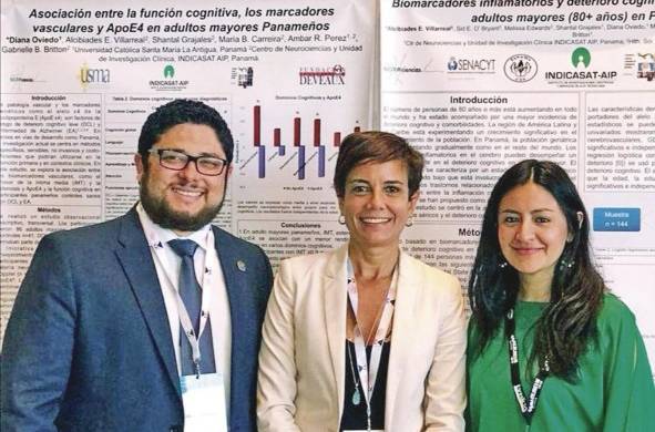 Dr. Alcibiades Villarreal, Dra. Gabrielle Britton y la Dra. Diana Oviedo, del Indicasat AIT