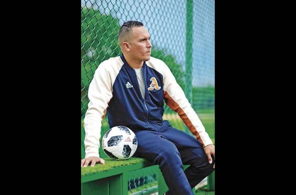Blas Pérez ha encaminado su vida deportiva teniendo como próxima meta en el fútbol su labor como entrenador. BP