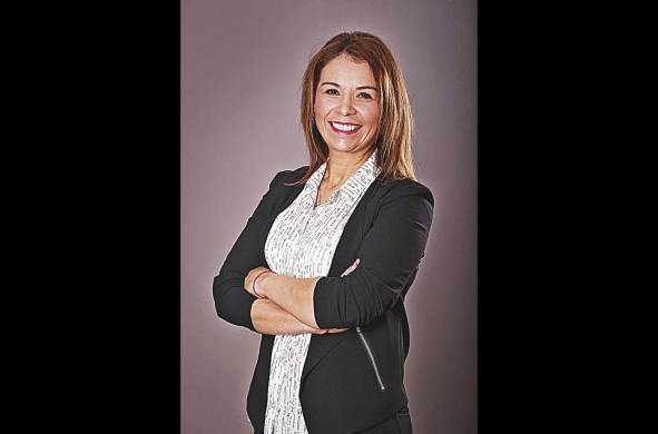 Laura Tabares se ha destacado en mercadotecnia, liderazgo corporativo, comunicación estratégica y relaciones públicas.