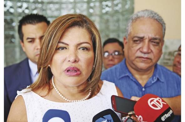 Alma Cortés, busca cambiar la directiva del partido CD