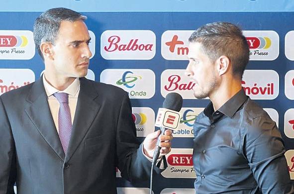 Pedro Vita, periodista, entrevista a Juan Vita, entrenador. Los hermanos se han ganado un espacio en el fútbol panameño.