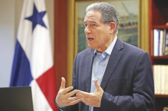 El ministro para Asuntos del Canal y presidente de la junta directiva de la Autoridad del Canal de Panamá, Aristides Royo
