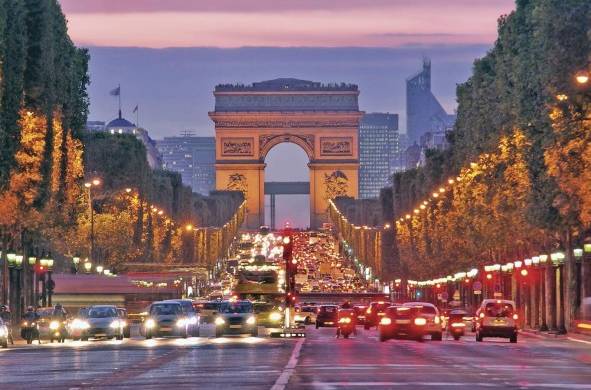 Francia, el primer destino viajero del mundo, presenta cancelaciones de vuelos.